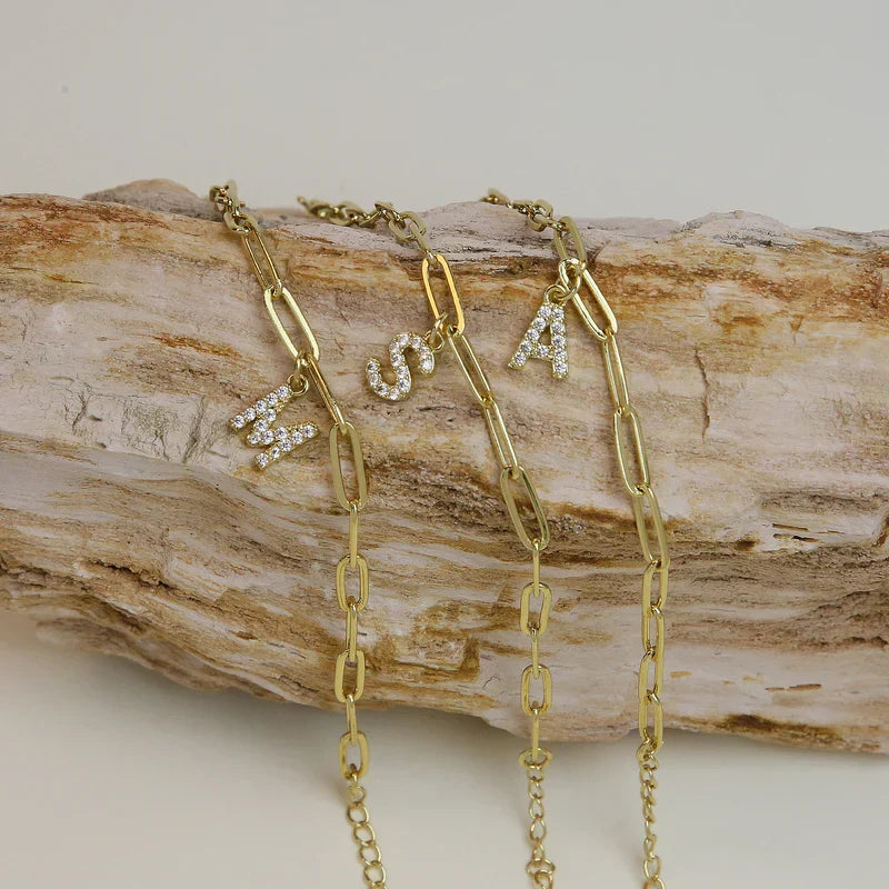 Bracciale con lettera minimalista | Oro
