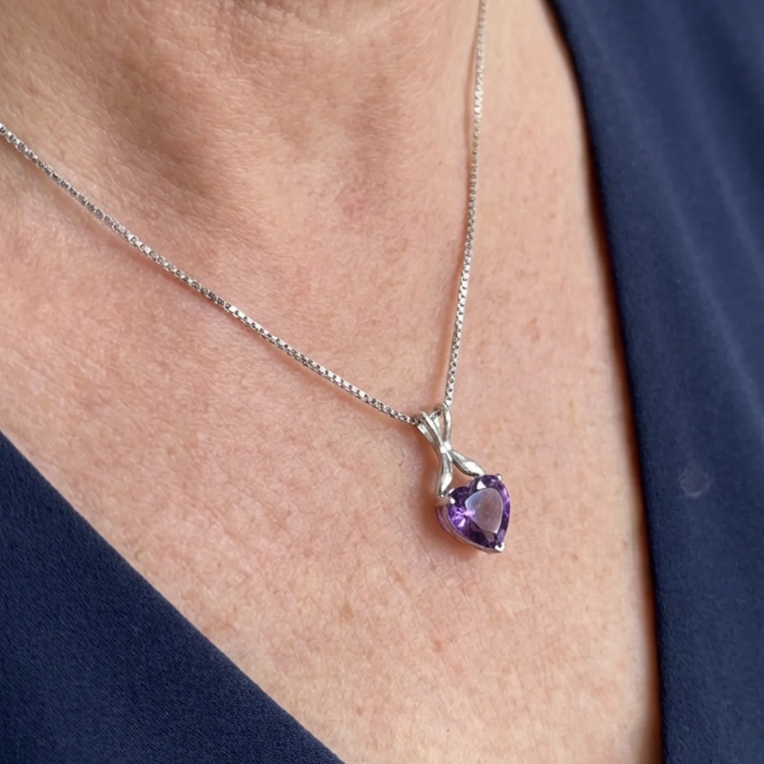 Heart of Violet Necklace | White Gold