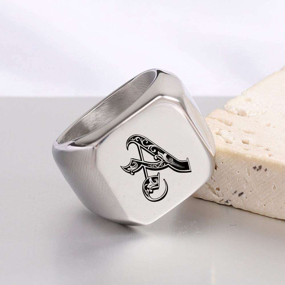 Anello con Iniziale Classic Noble | Oro Bianco
