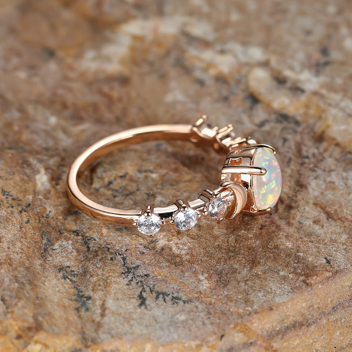 Anello a mezzaluna con opale | Oro rosa