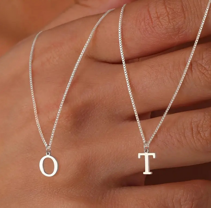 Collana con iniziale stile lettera d'amore | Oro bianco